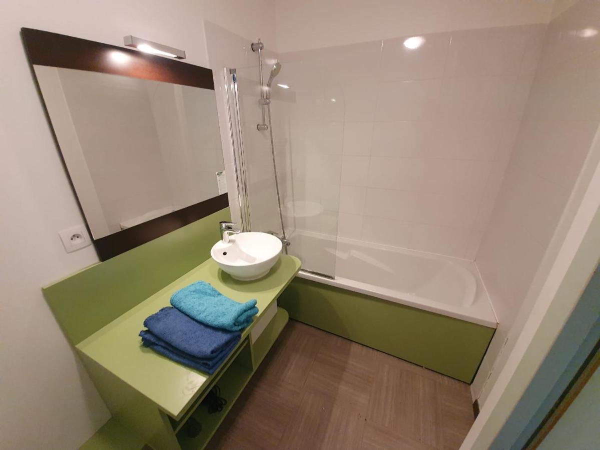 Le Romarin - Climatisation Piscine & Parking Prive Apartment Greoux-les-Bains Exterior photo